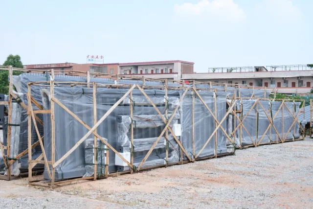 Assembled metal gate frames arranged in the yard outside the Hengbo workshop